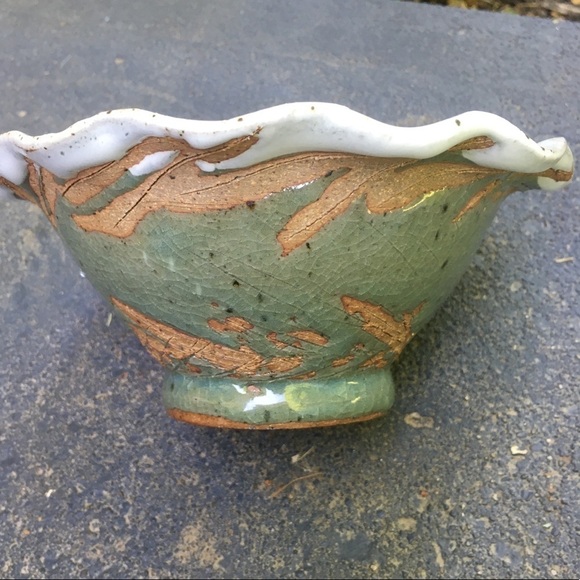 Hand Thrown Green Pottery Bowl Artist Signed TW - Picture 1 of 6